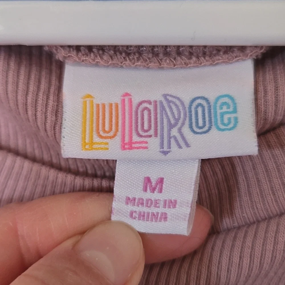 LulaRoe | Blush Lettuce Trim Short Sleeve Tee Size Medium